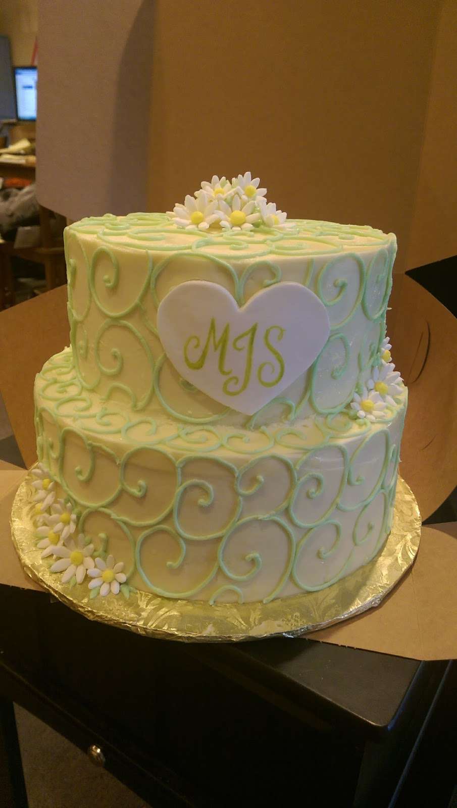 Carinas Cakes | 14B E Broadway, Derry, NH 03038, USA | Phone: (603) 425-9620