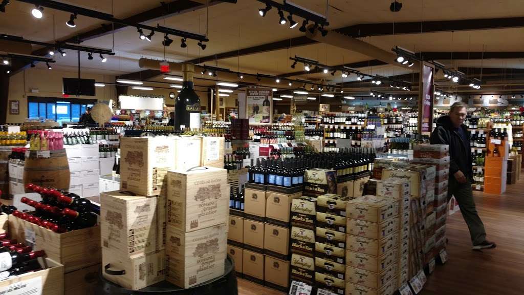 Stew Leonards Wines & Spirits of Danbury | 2 Nabby Rd, Danbury, CT 06811, USA | Phone: (203) 797-0049