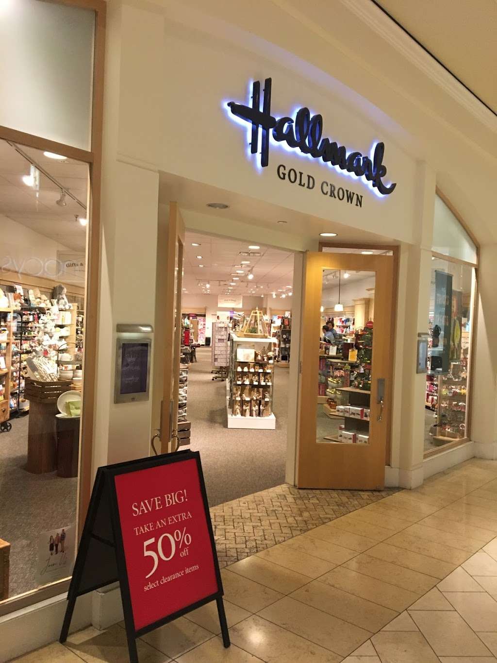 Amys Hallmark Shop | 394 W Hillcrest Dr The Oaks, Thousand Oaks, CA 91360 | Phone: (805) 496-0475