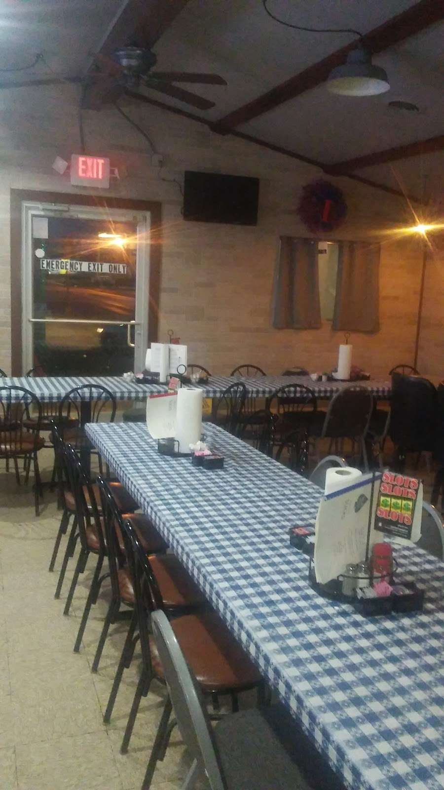 Slicks Pizza | Watseka, IL 60970 | Phone: (815) 432-1068