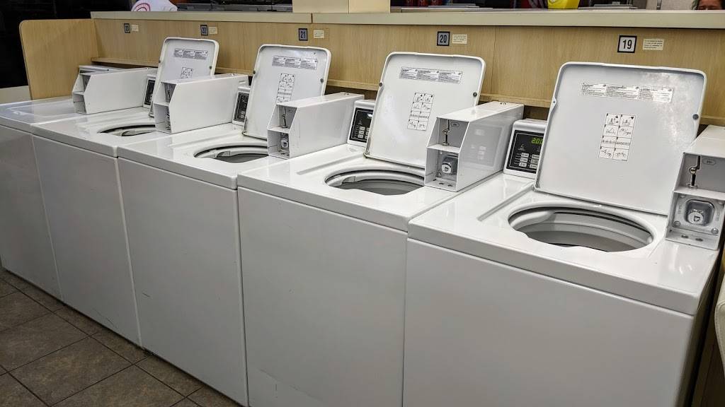 Coin Laundry and Water Store | 18240 Prairie Ave, Torrance, CA 90504, USA | Phone: (310) 422-5585