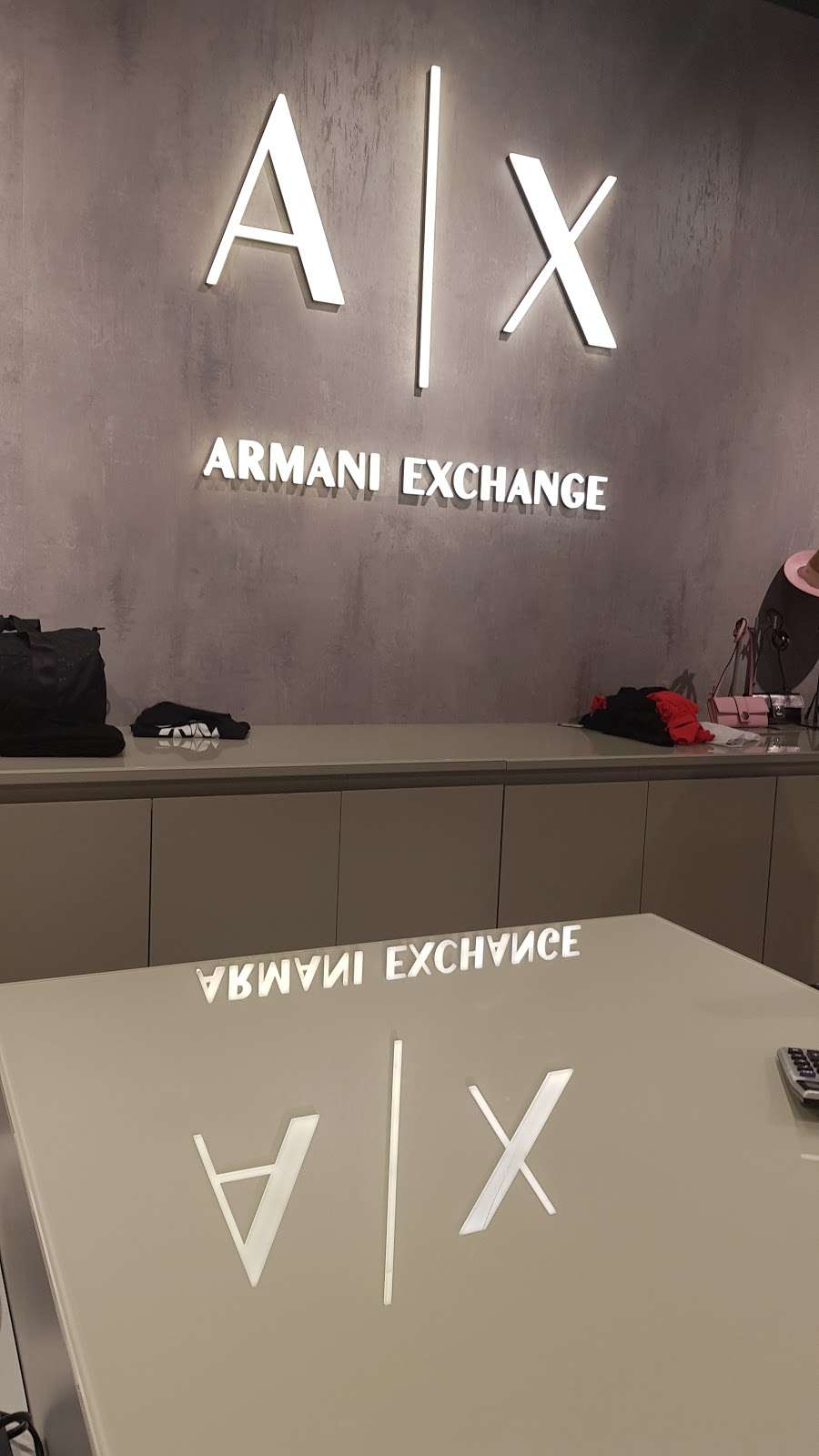 A/X Armani Exchange | Orlando Vineland Premium Outlets, 8200 Vineland Ave #1122, Orlando, FL 32821 | Phone: (407) 550-4490