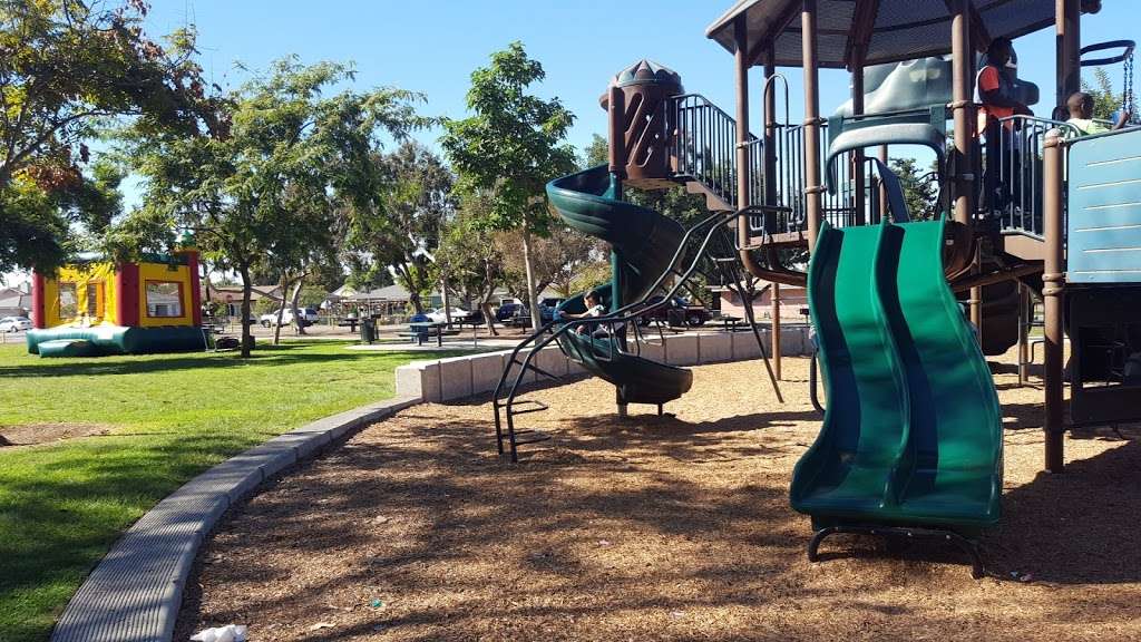 Lemon Grove Park | 2271 Washington St, Lemon Grove, CA 91945, USA | Phone: (619) 825-3800