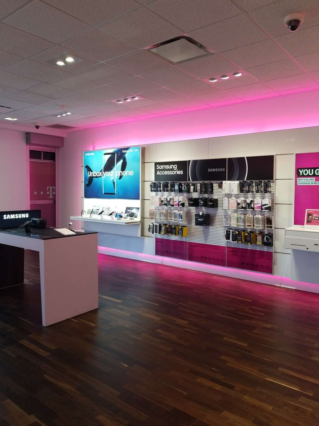 T-Mobile | 5840 W Bell Rd, Glendale, AZ 85308, USA | Phone: (602) 843-3059