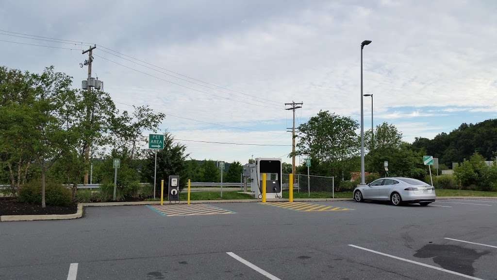 Electric Vehicle Charging @ Bowmansville | 1350 Reading Rd, Denver, PA 17517