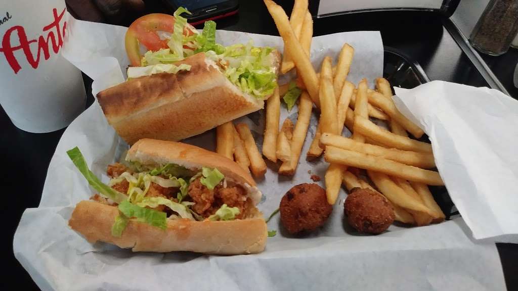 Antones Famous PoBoys - North Loop | 2724 W T C Jester Blvd, Houston, TX 77018, USA | Phone: (713) 686-4338