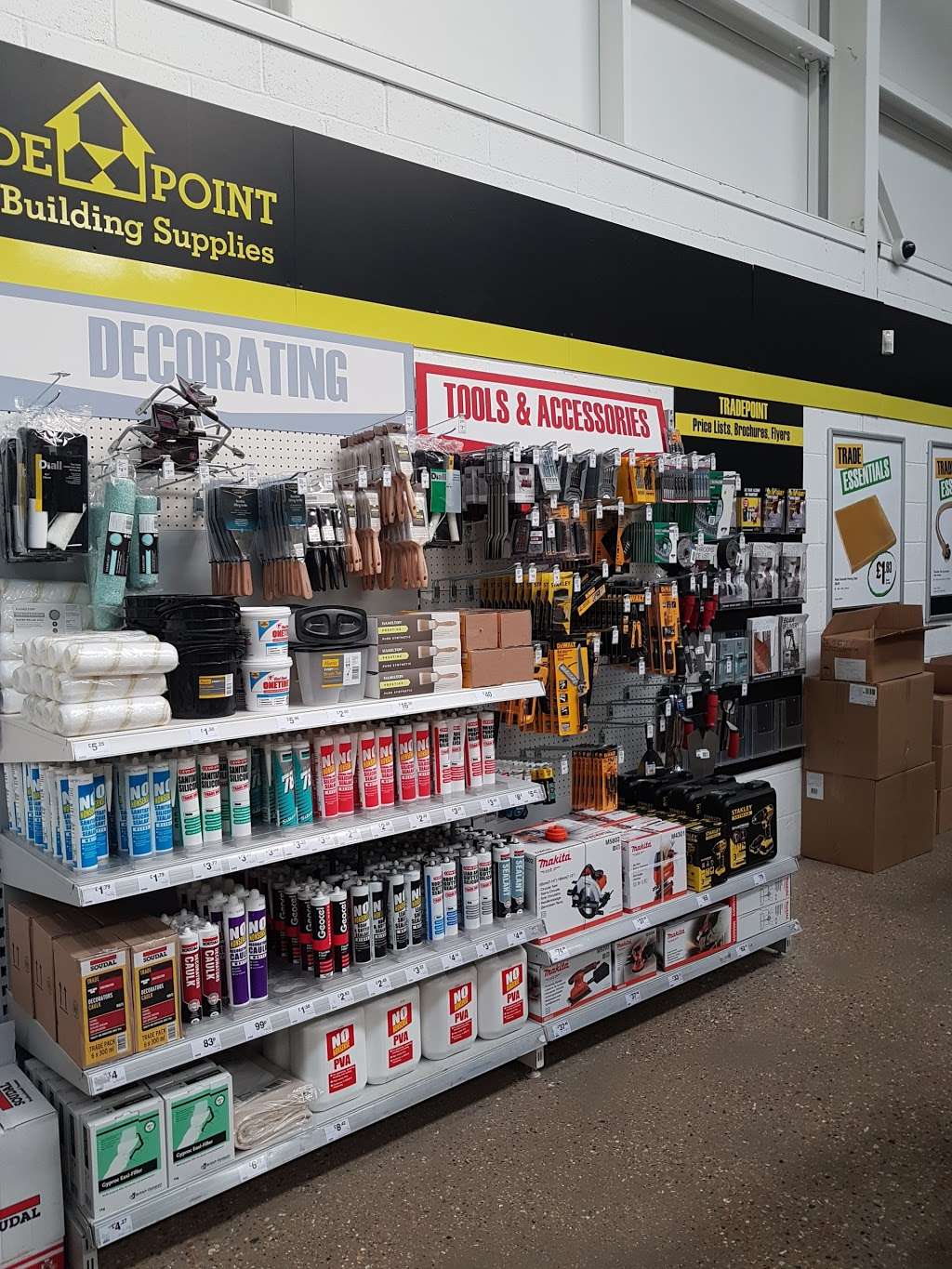 B&Q Friern Barnet | Unit 11 Friern Bridge Retail Park, Pegasus Way, Friern Barnet, London N11 3PW, UK | Phone: 020 8368 0706