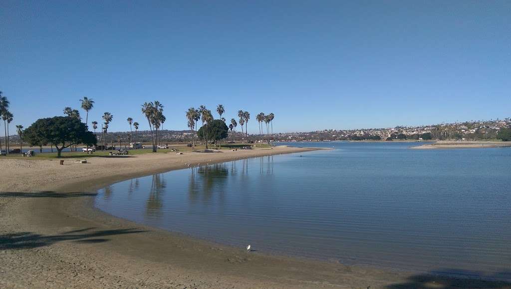 Playa Pacifica Park Bathroom Shower | 1093 East Mission Bay Drive, San Diego, CA 92109, USA | Phone: (619) 235-1169