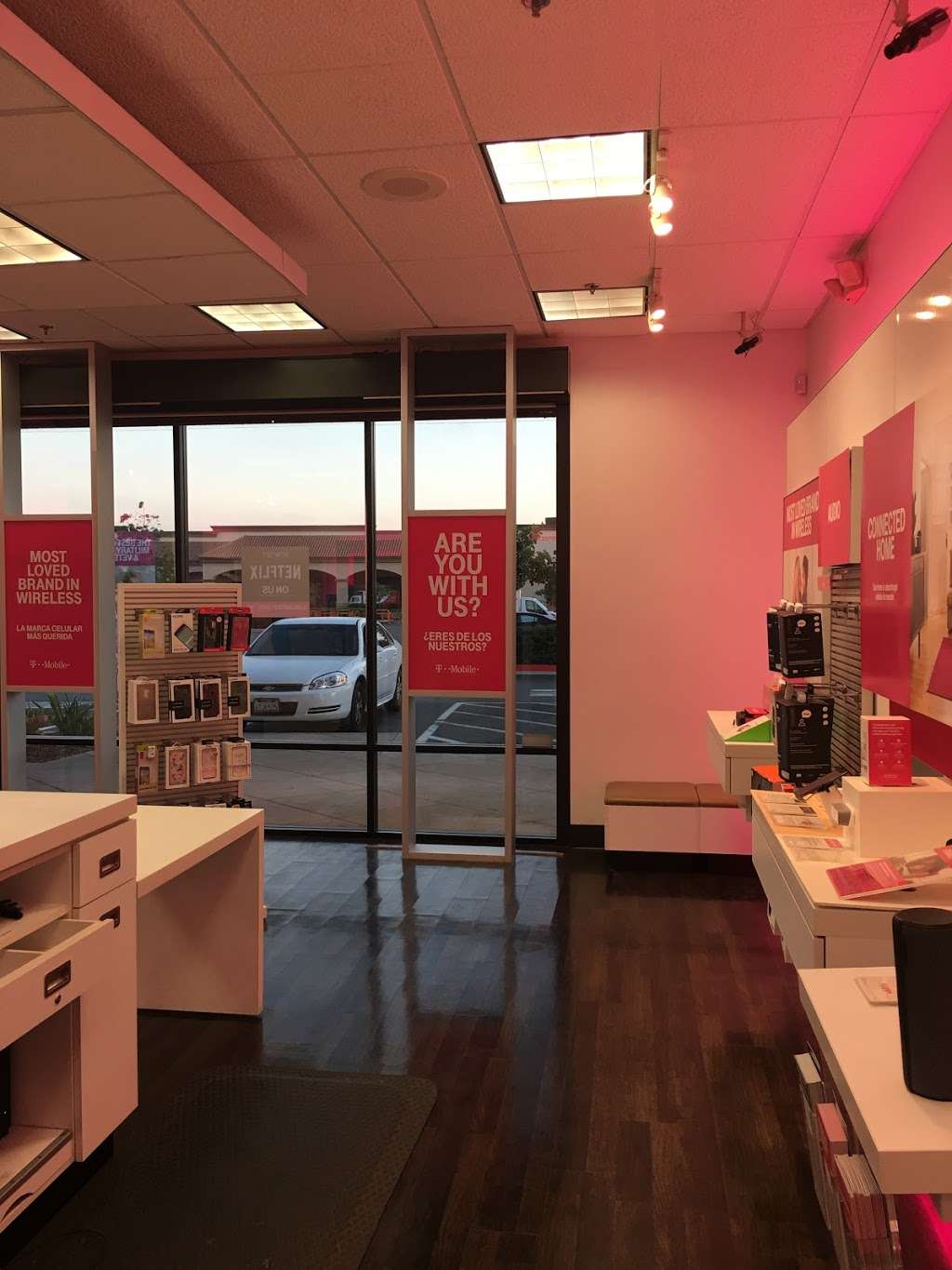 T-Mobile | 415 W Ventura Blvd Ste 400, Camarillo, CA 93010, USA | Phone: (805) 384-2225