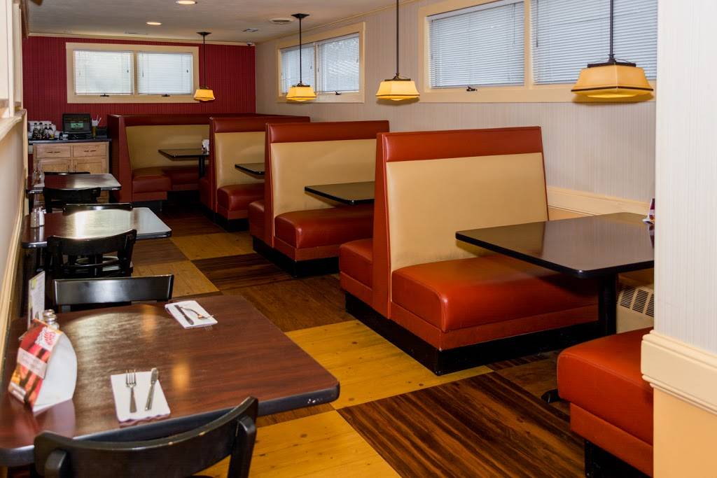 Red Wing Diner Inc | 2235 Providence Hwy, Walpole, MA 02081, USA | Phone: (508) 668-0453