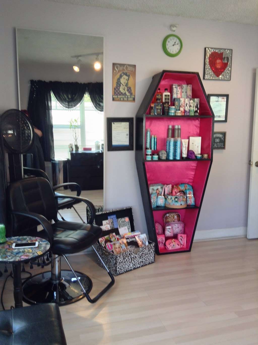 Dye Pretty Hair Studio | 122 North Baldwin Avenue, (Inside Scizzor Group), Sierra Madre, CA 91024, USA | Phone: (562) 631-5059