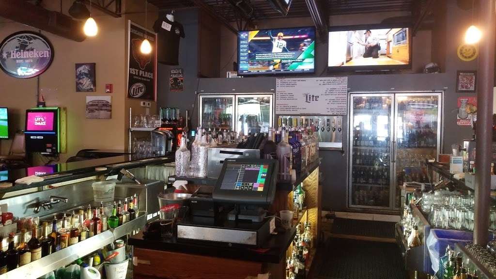 First Place Sports Bar & Grill | 1736 Algonquin Rd, Hoffman Estates, IL 60192 | Phone: (847) 359-3333