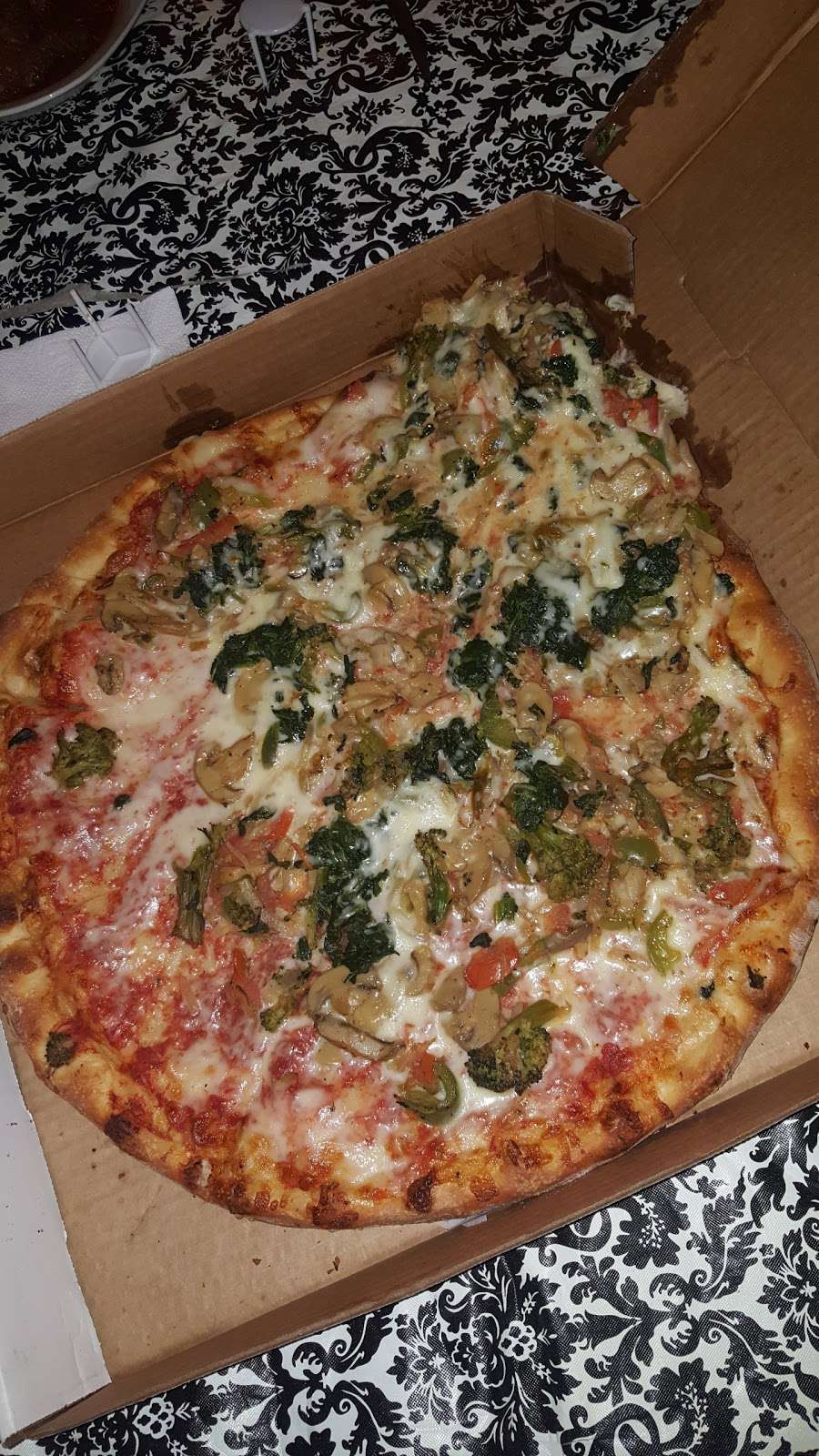 All Town Pizza | 2 E Glenolden Ave, Glenolden, PA 19036, USA | Phone: (610) 532-8000