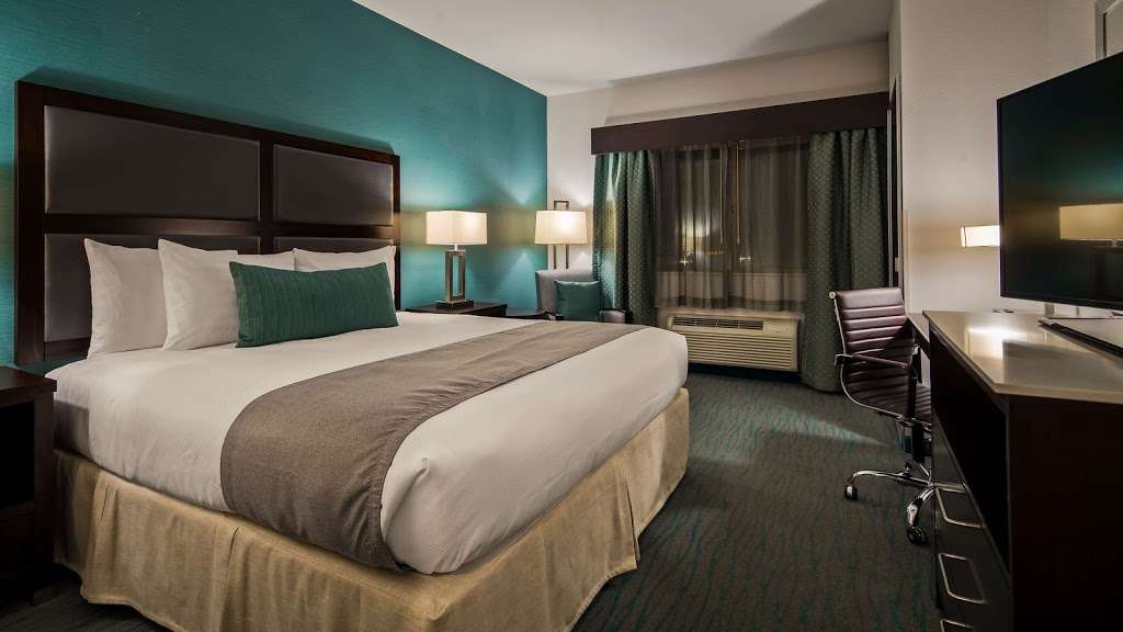 Best Western Plus Taft Inn | 203 S 6th St, Taft, CA 93268, USA | Phone: (661) 745-5555