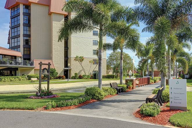 Freedom Square of Seminole | 7800 Liberty Ln, Seminole, FL 33772, USA | Phone: (727) 547-3315