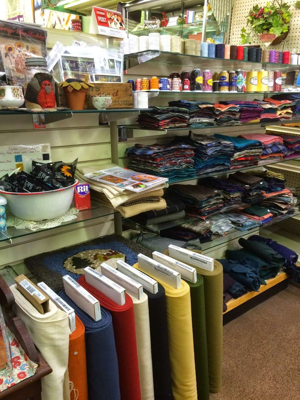 Sunflower Embroidery, Quilting and Fabrics | 207 Oak St, Bonner Springs, KS 66012, USA | Phone: (913) 422-4501