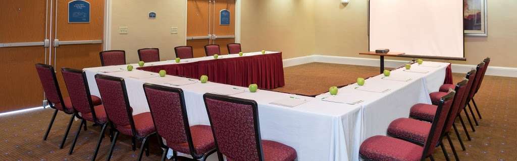 Holiday Inn Aurora North- Naperville | 2424 W Sullivan Rd, Aurora, IL 60506 | Phone: (630) 806-7400