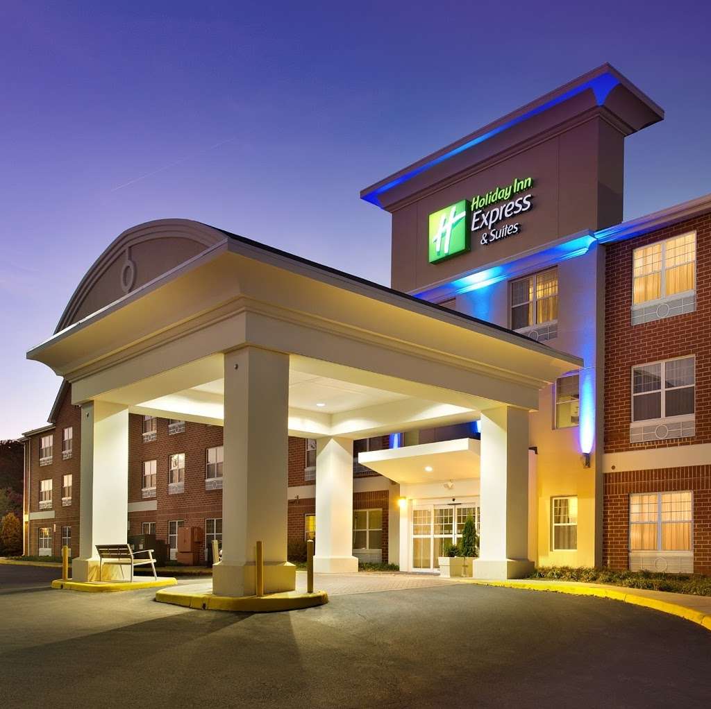 Holiday Inn Express & Suites Manassas | 10810 Battleview Pkwy, Manassas, VA 20109, USA | Phone: (703) 393-9797