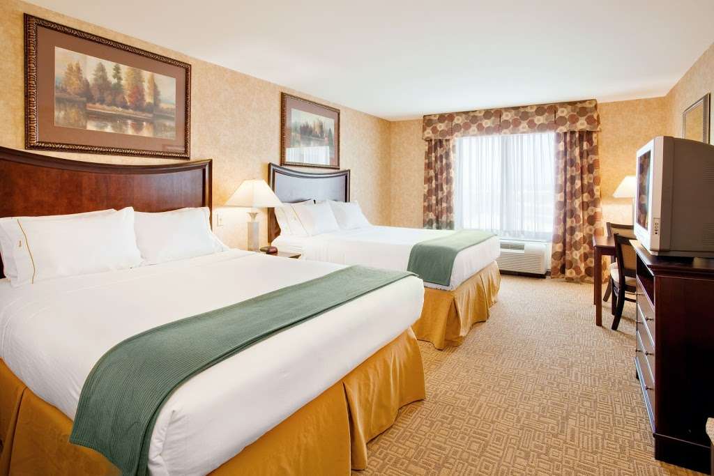 Holiday Inn Express & Suites Bethlehem Arpt-Allentown Area | 3375 High Point Blvd, Bethlehem, PA 18017, USA | Phone: (610) 882-2255