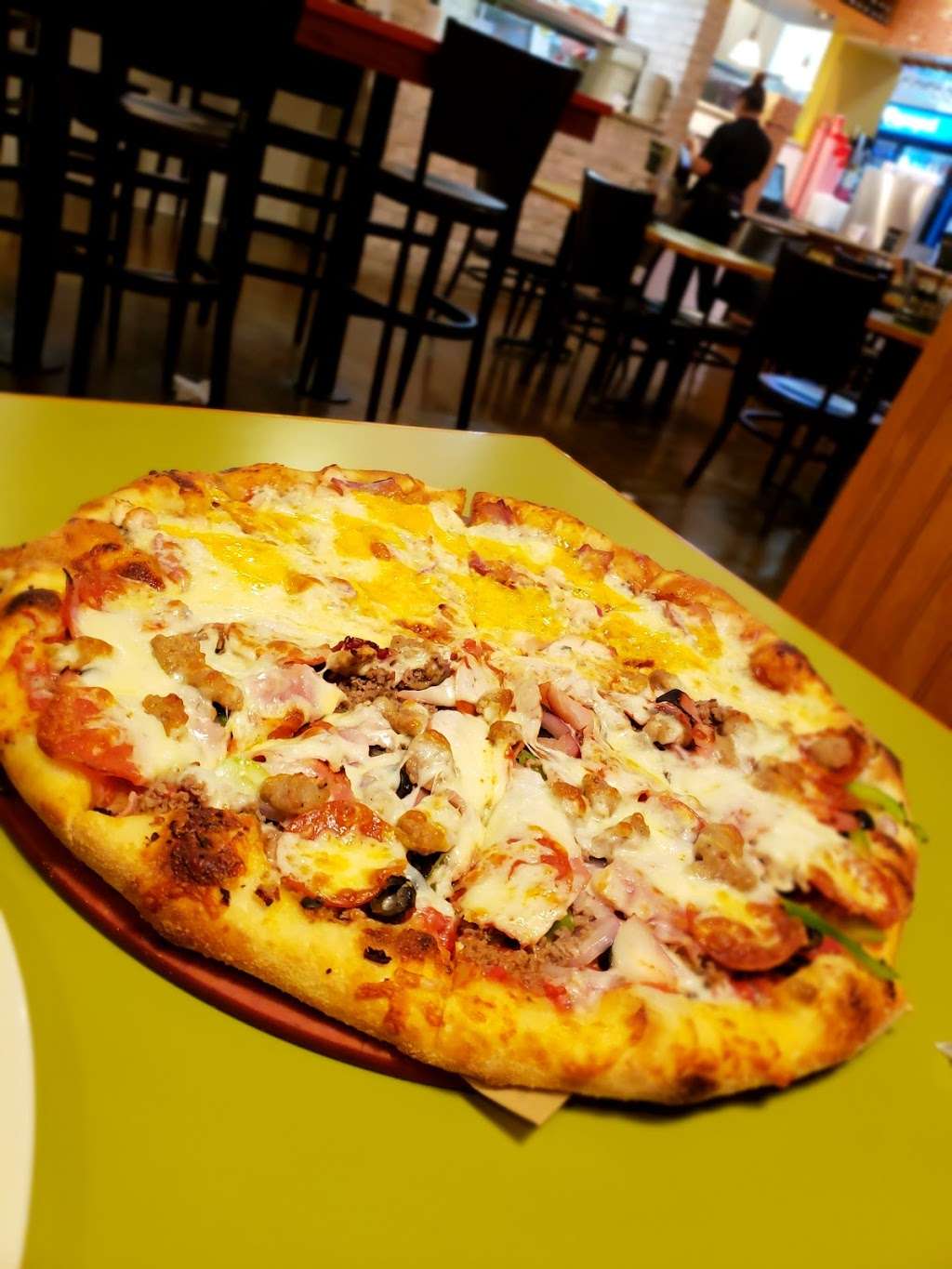 Flippers Pizzeria | 6526 Old Brick Road #100, Windermere, FL 34786, USA | Phone: (407) 877-1717