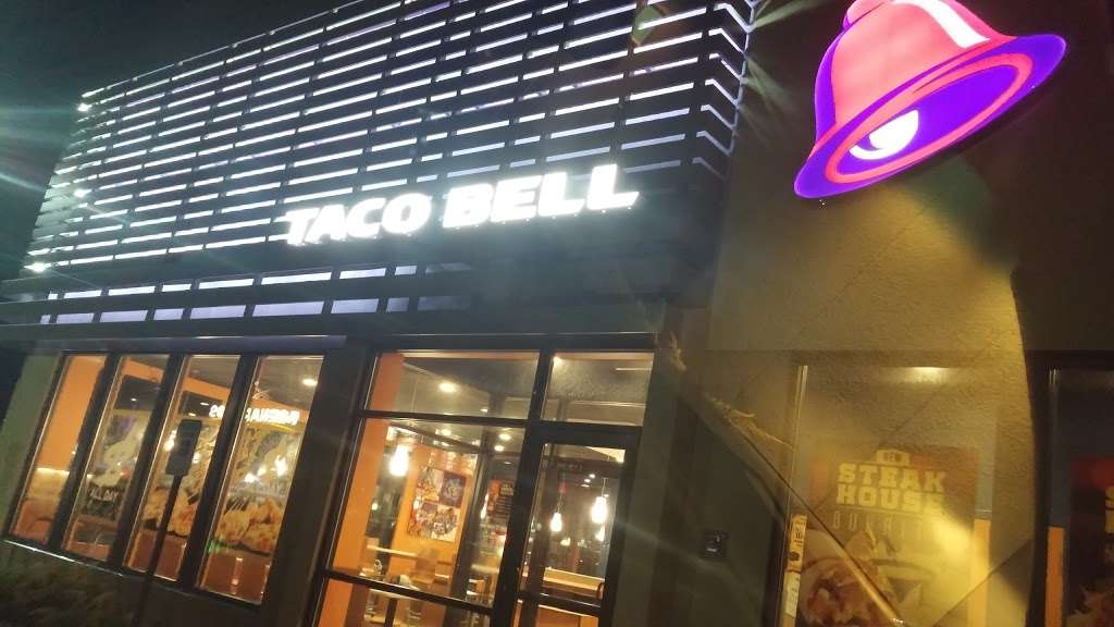 Taco Bell | 425 Wright Rd, Johnson Creek, WI 53038, USA | Phone: (920) 699-9100