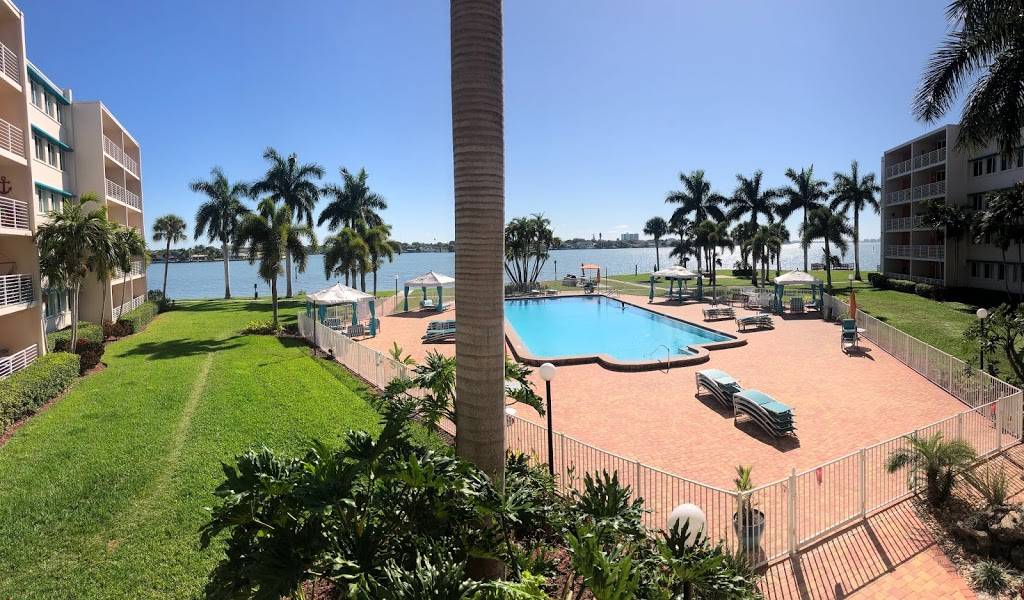 Waters Pointe Apartments | 1885 Shore Dr S, South Pasadena, FL 33707, USA | Phone: (727) 361-2599