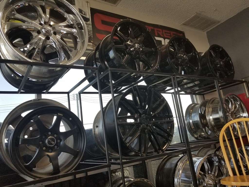 South Valley Tires | 2703 Taft Hwy, Bakersfield, CA 93313, USA | Phone: (661) 832-1730