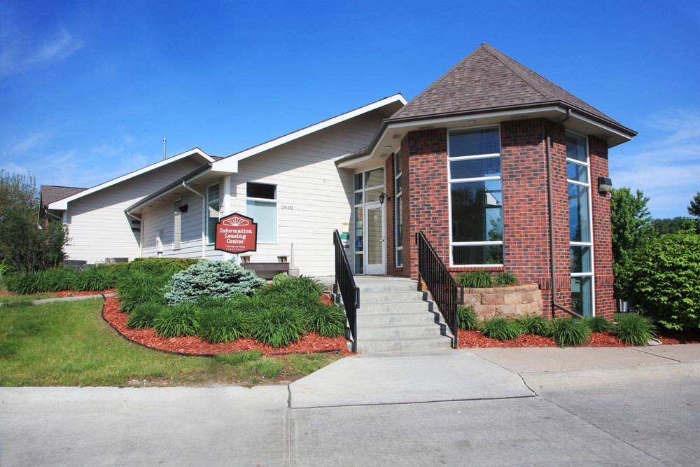 Country Estates Townhomes | 3930 N 105th St, Omaha, NE 68134 | Phone: (833) 868-4817