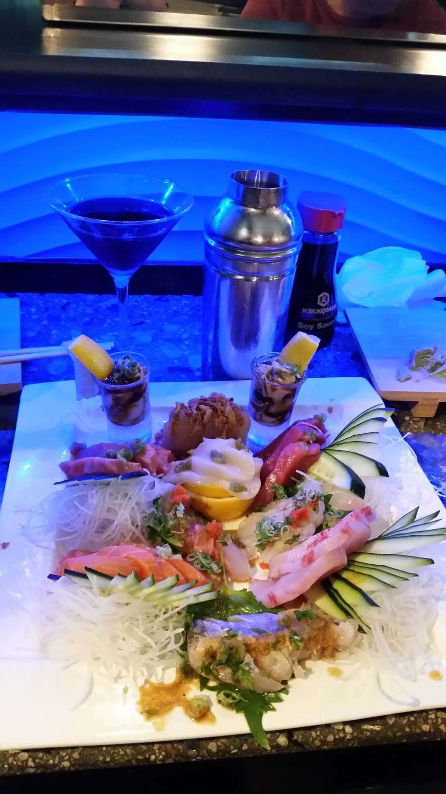 Go Fish Sushi | 1555 Simi Town Center Way suite 400, Simi Valley, CA 93065, USA | Phone: (805) 581-0101