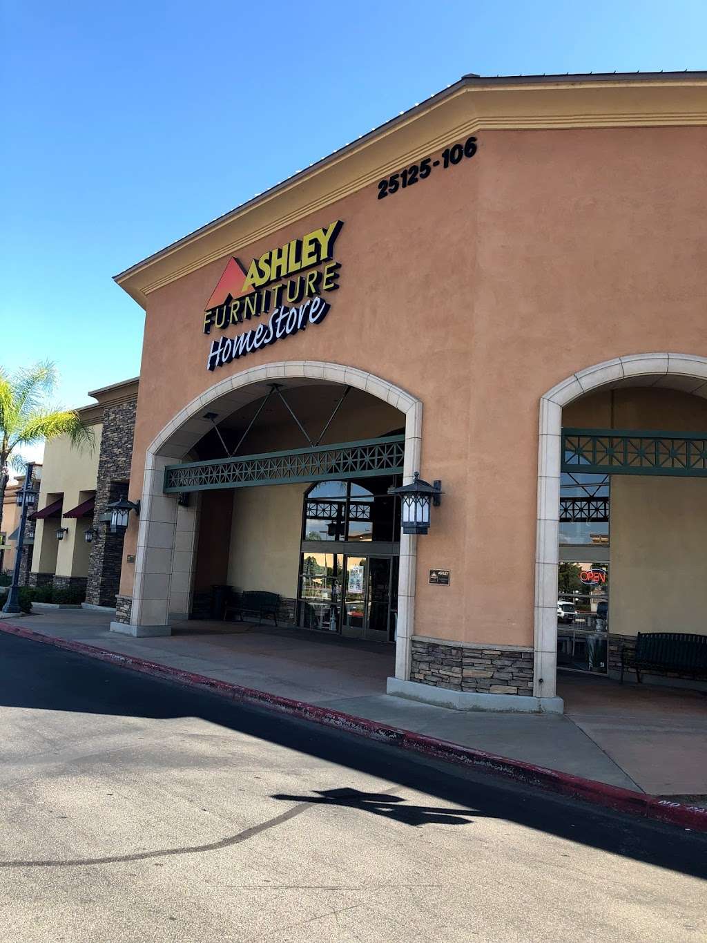 Ashley HomeStore | 25125 Madison Ave Suite 106, Murrieta, CA 92562, USA | Phone: (951) 894-7988