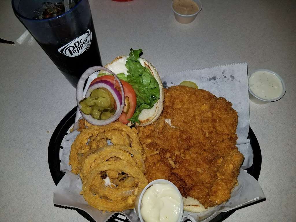 Hoosier Bar & Grill | 4645 W Richland Plaza Dr, Bloomington, IN 47404, USA | Phone: (812) 935-6333