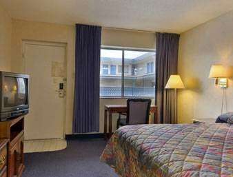 Travelodge by Wyndham Lancaster Amish Country | 2101 Columbia Ave, Lancaster, PA 17603, USA | Phone: (717) 397-4201