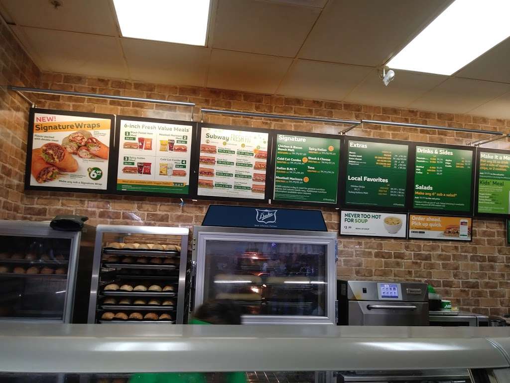 Subway | 200 Short Blvd, Dallas, TX 75216, USA | Phone: (214) 372-2347