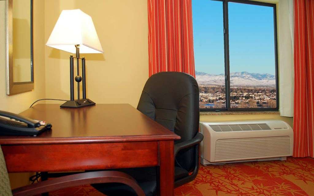 Hampton Inn & Suites Denver/Highlands Ranch | 3095 W, County Line Road, Littleton, CO 80129, USA | Phone: (303) 794-1800