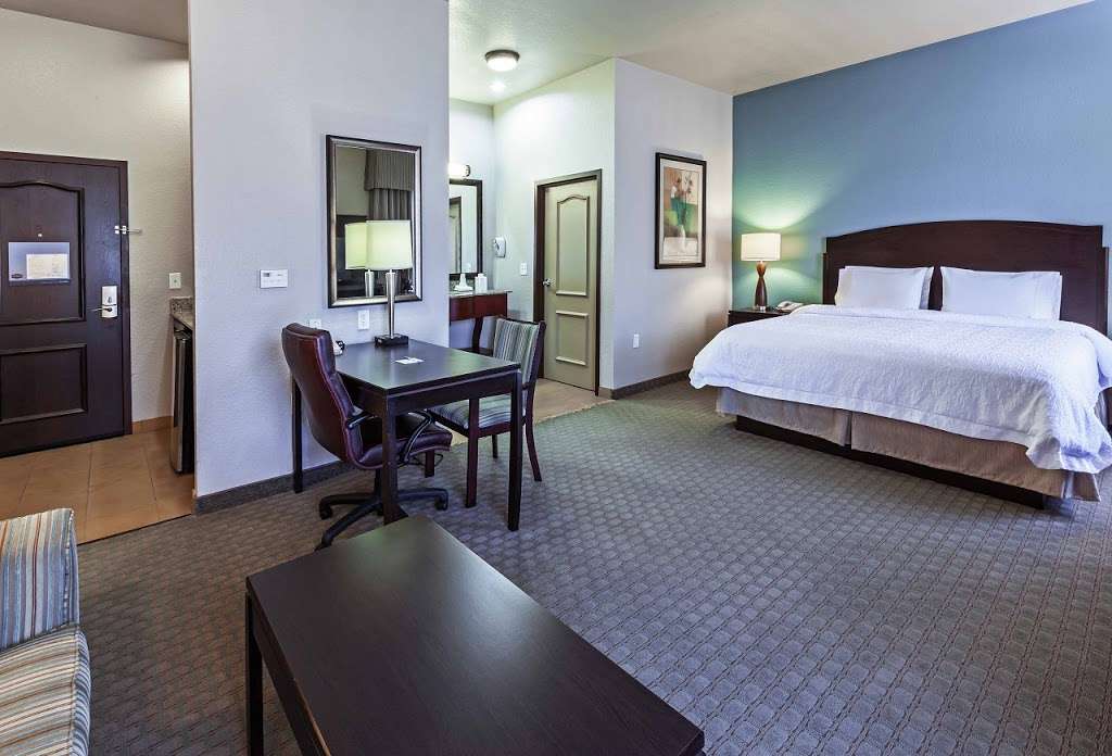 Hampton Inn & Suites Lake Jackson-Clute | 1121 TX-332, Clute, TX 77531, USA | Phone: (979) 265-3200