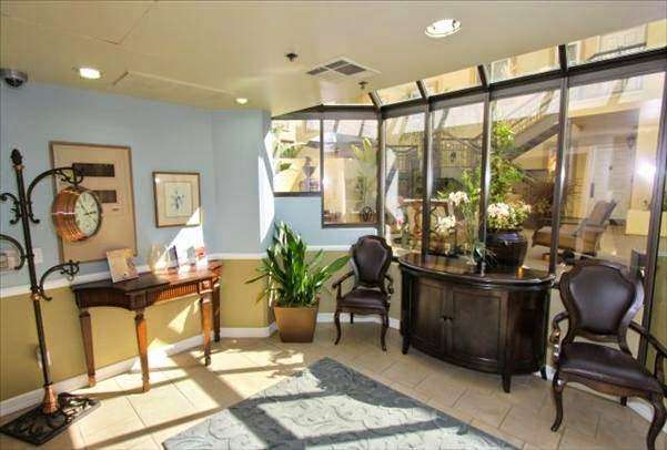 Hamilton Villas Apartments | 230 S Hamilton Dr, Beverly Hills, CA 90211, USA