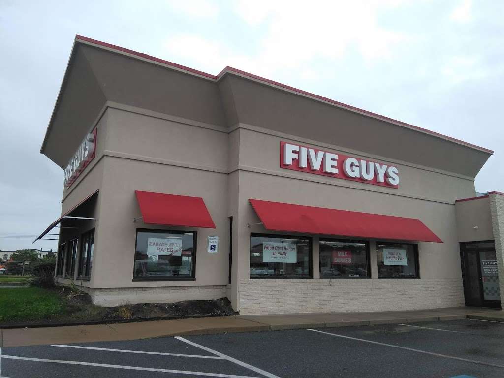 Five Guys | 2090 Lincoln Hwy E, Lancaster, PA 17602, USA | Phone: (717) 299-4470