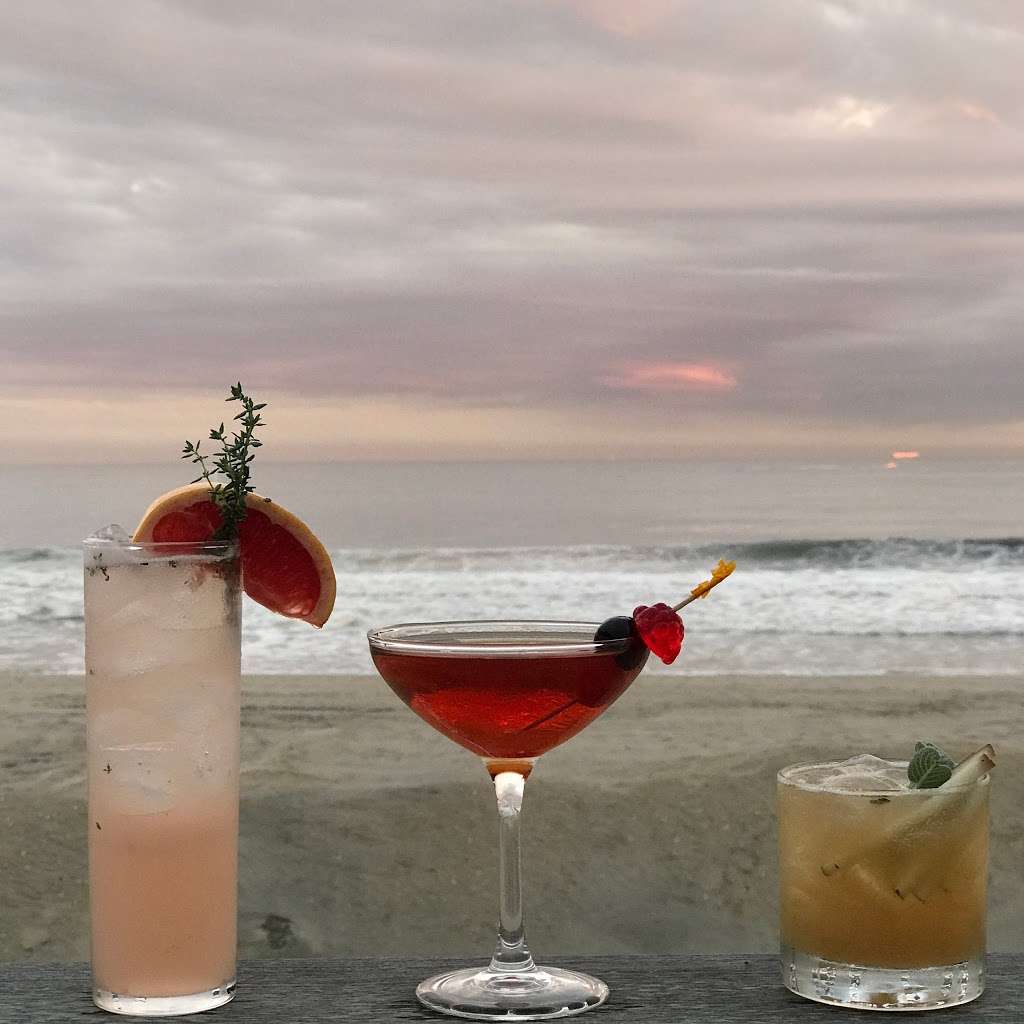 Mister Cs Beach Bistro | Allen Avenue On The Ocean, Allenhurst, NJ 07711, USA | Phone: (732) 531-3665