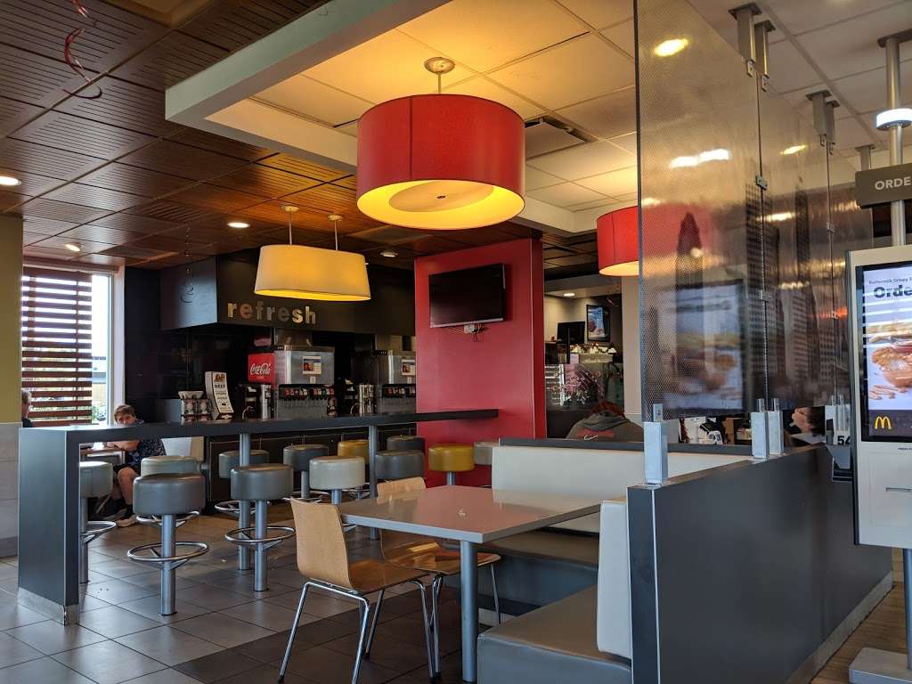 McDonalds | 2524 County Line Rd E, Indianapolis, IN 46227, USA | Phone: (317) 888-6258