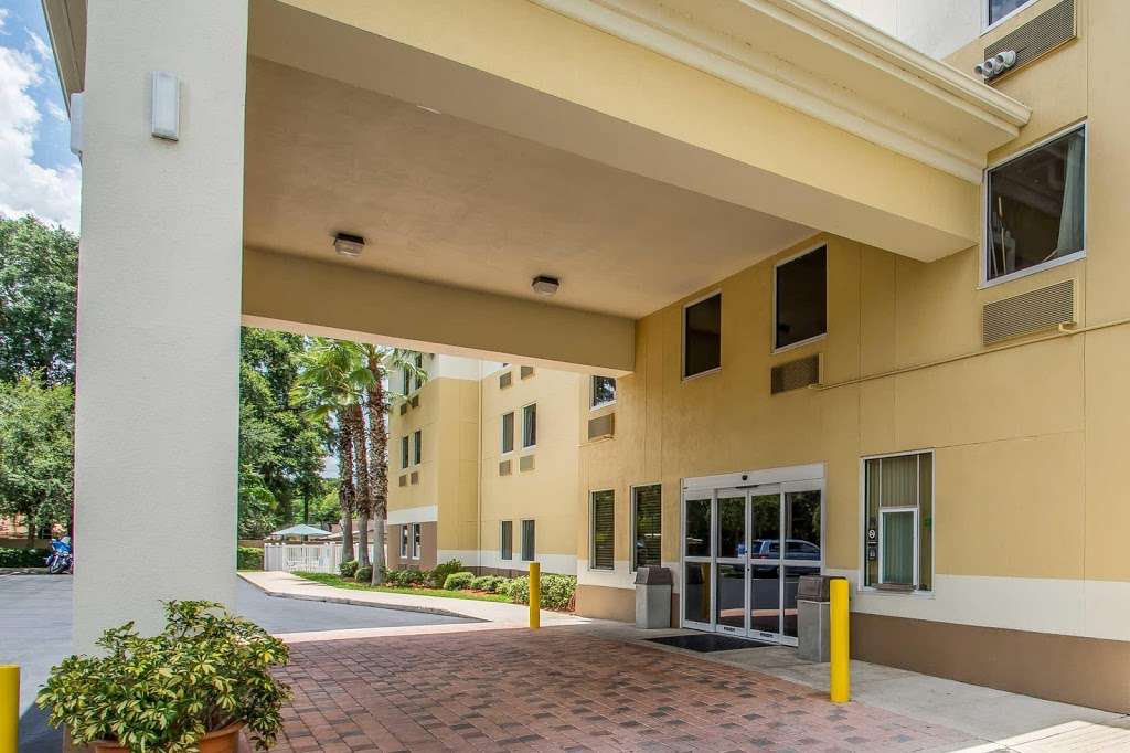 Comfort Inn & Suites DeLand - near University | 400 E International Speedway Blvd, DeLand, FL 32724, USA | Phone: (386) 736-3100