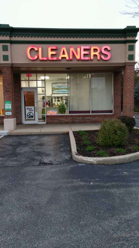 RIVERWOODS CLEANERS | 1113 Milwaukee Ave, Riverwoods, IL 60015 | Phone: (847) 459-4593