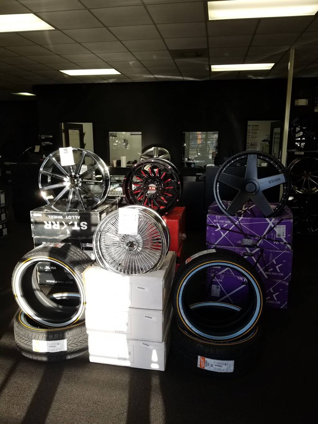 StreetKing Custom Wheels and Tires of Baton Rouge | 7221 Airline Hwy #5505, Baton Rouge, LA 70805 | Phone: (225) 356-6323