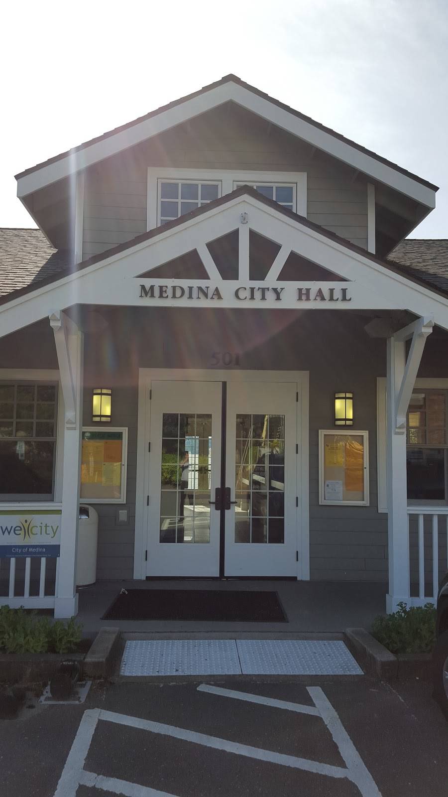 Medina City Hall | 501 Evergreen Point Rd, Medina, WA 98039, USA | Phone: (425) 233-6400