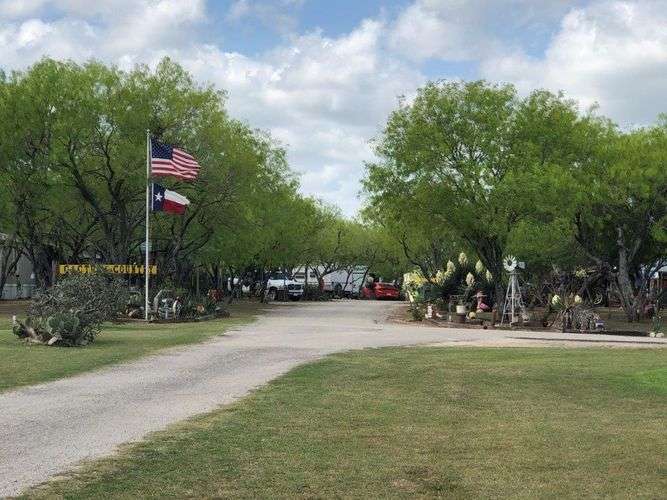 Cactus Country RV Park | 15431 US-181, San Antonio, TX 78223, USA | Phone: (210) 635-9337