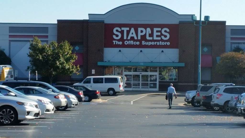 Staples | 3301 Jefferson Davis Hwy., Alexandria, VA 22305, USA | Phone: (703) 836-9485