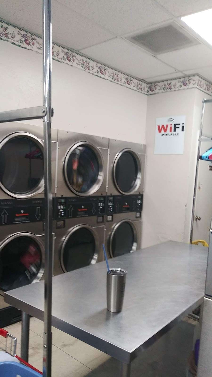 Fairway Laundromat | 10890 E Dartmouth Ave a, Aurora, CO 80014 | Phone: (303) 750-0040