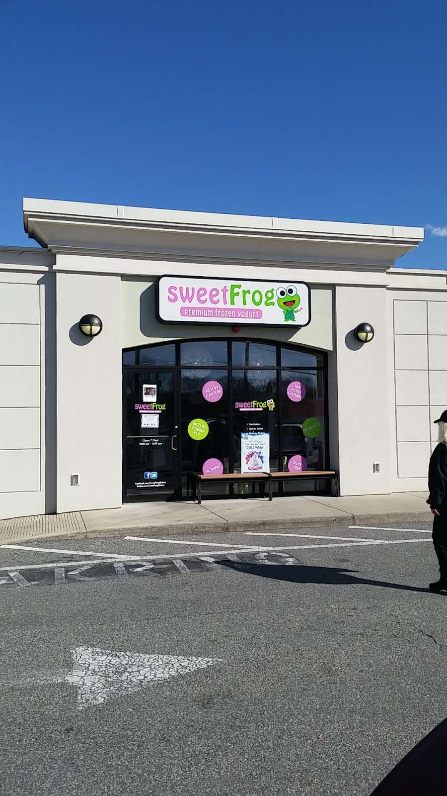 Sweet Frog Quincy | 650 Adams St, Quincy, MA 02169, USA | Phone: (617) 481-6747