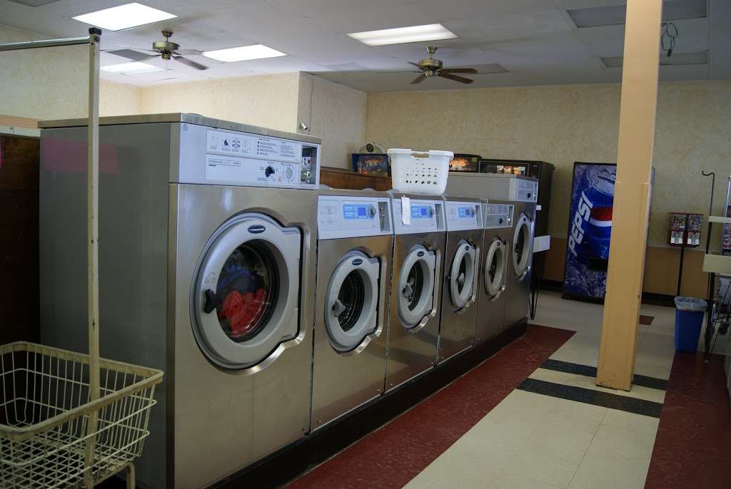 Tower Place Coin Laundry | 10376 E Colonial Dr #104, Orlando, FL 32817 | Phone: (407) 380-2842