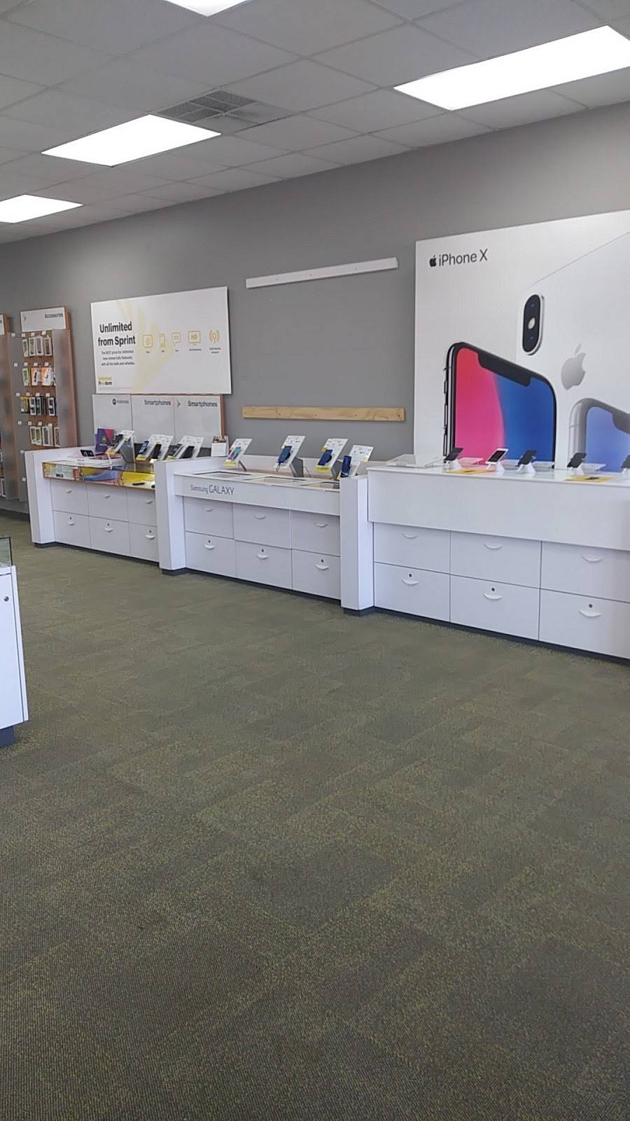 T-Mobile | 4060 Pendleton Way, Indianapolis, IN 46226, USA | Phone: (317) 536-0754