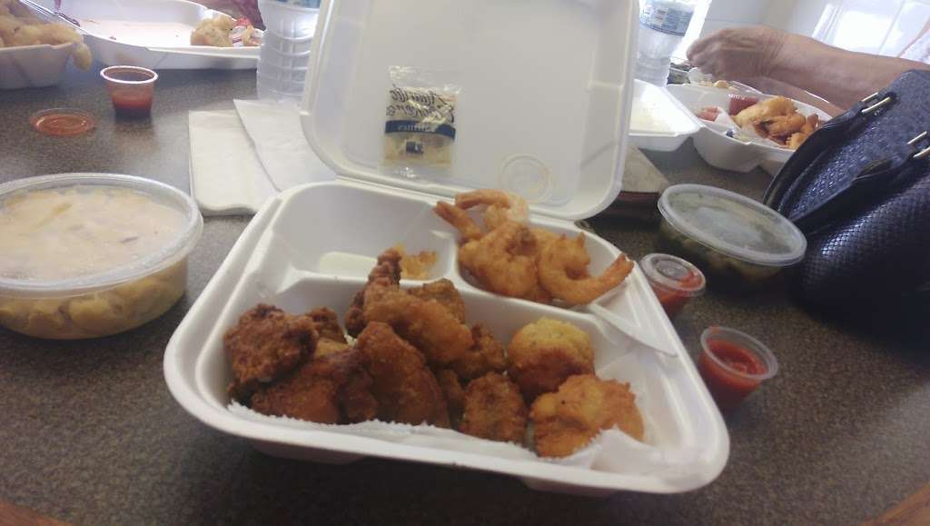 Shrimp Hut | 5040 E 38th St, Indianapolis, IN 46218 | Phone: (317) 546-8888